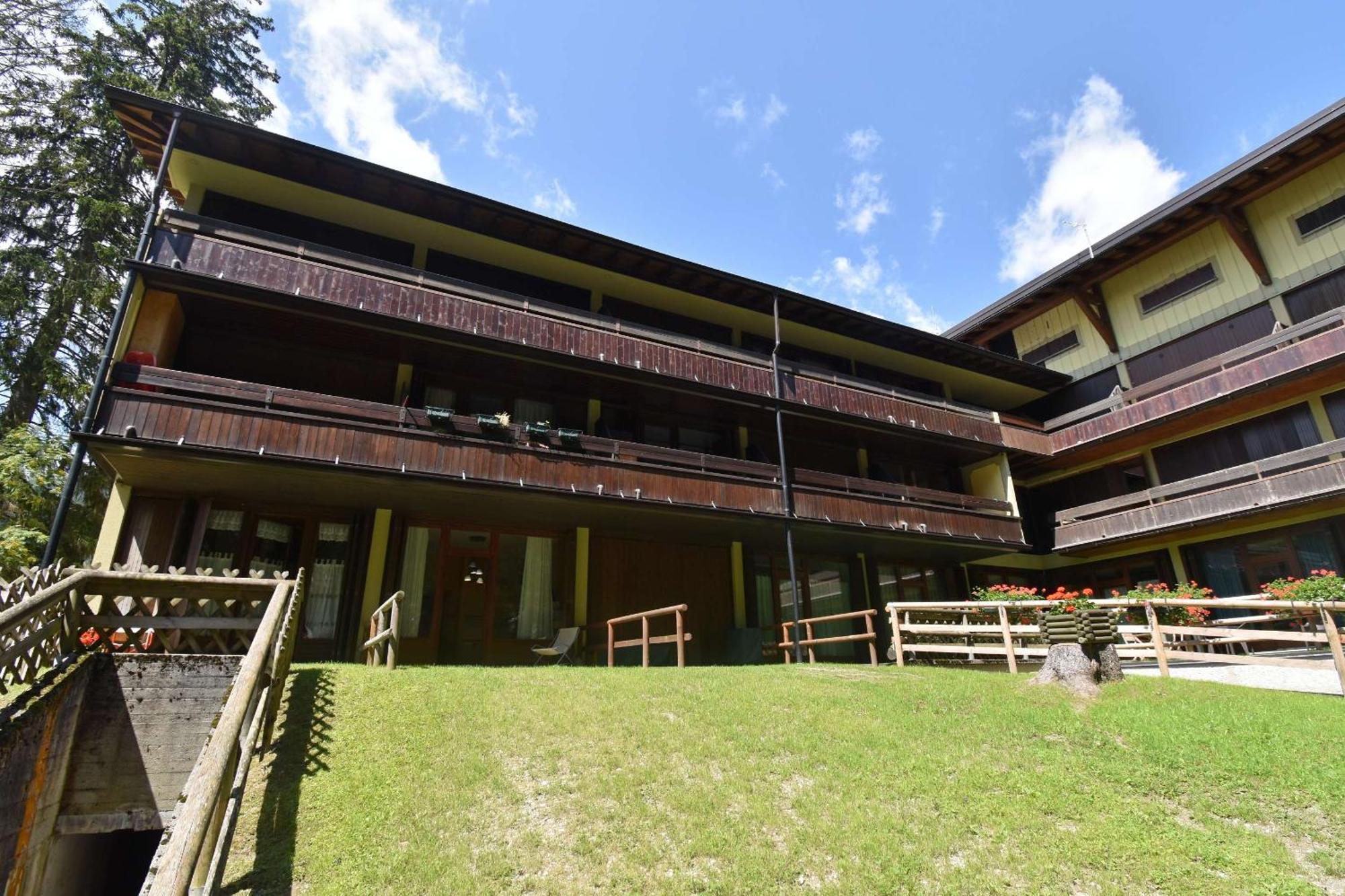 Residenza Silvana Madonna Eksteriør bilde